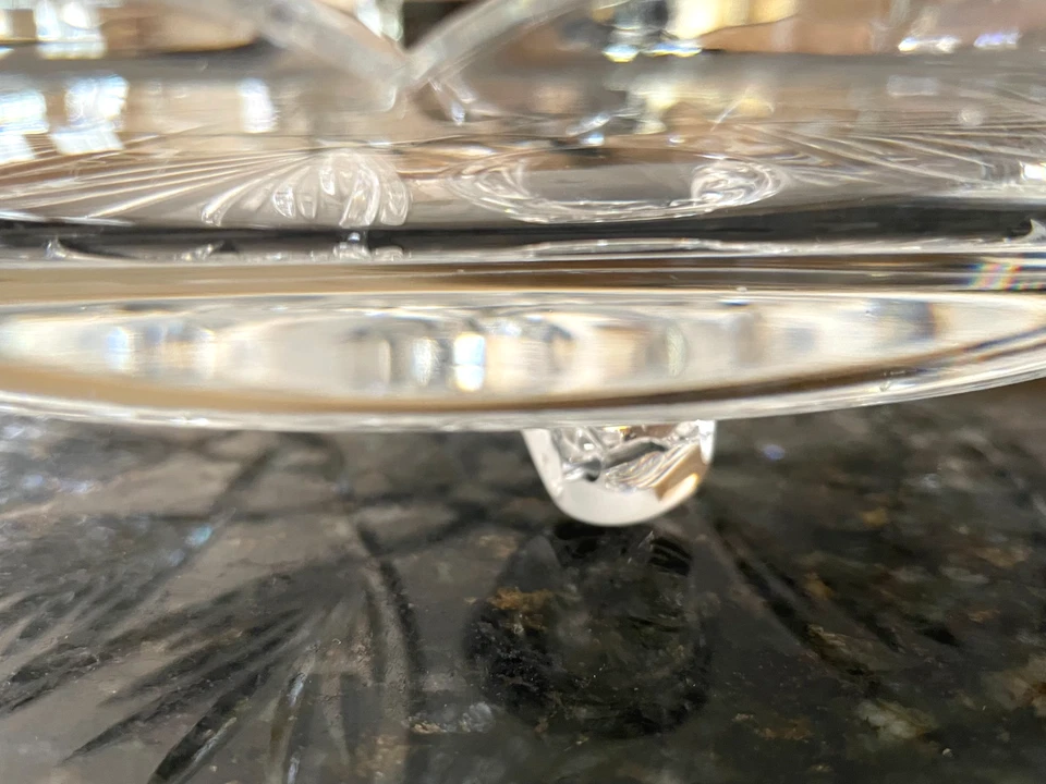 Servidor de prato de bolo de cristal vintage Design Guild feito na Inglaterra PEÇA PESADA 12" - Imagem 3 de 4