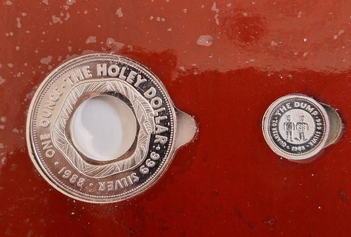 1988 Australia Bicent Holey Dollar & Dump Singapore Conv 1oz Silver (.999) coins - Picture 2 of 6