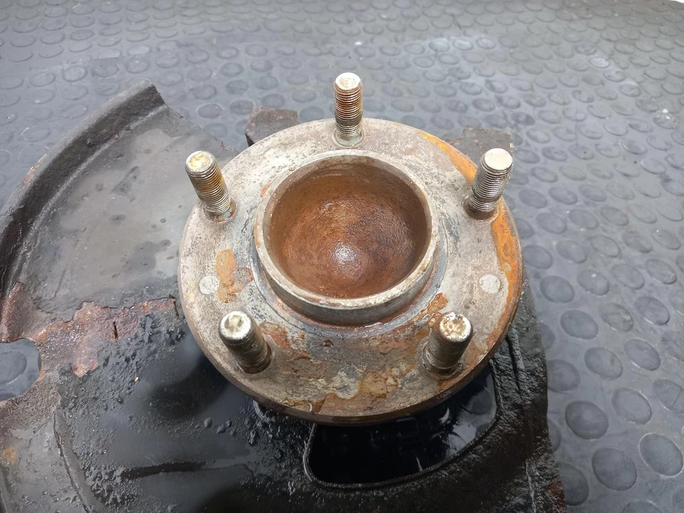 ASTON MARTIN DB7 Wheel Hub Stub Axle O/S 1994-2003 5.9L Petrol Front RH — 第 2/4 张图片