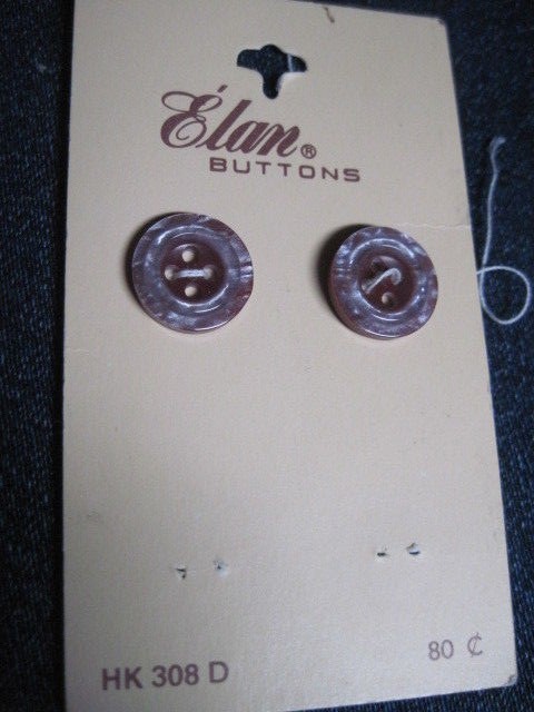 VINTAGE ELAN PARTIAL CARD PASTEL LAVENDER FROSTED CEL/LUC/PLAS BUTTONS QTY 2