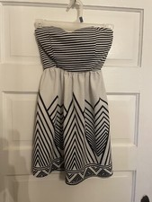 Size Small (3-5) Strapless Dress Black And White