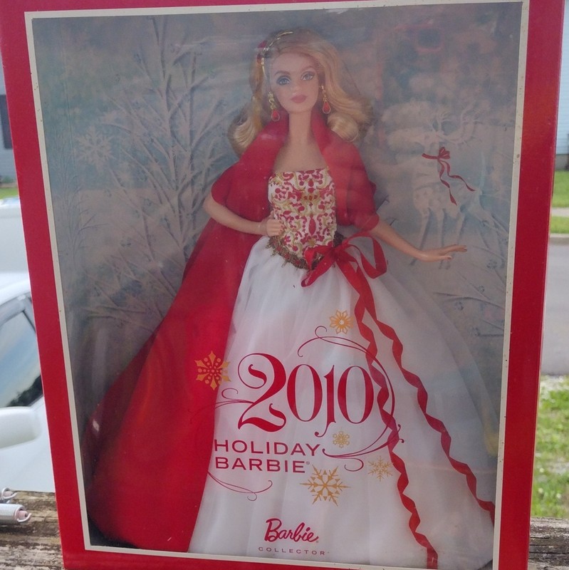 Barbie 2010 Holiday Barbie Collector Edition Doll 12in Blonde Blue Eyes NIB