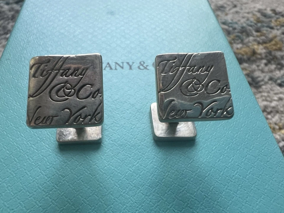 Abotoaduras vintage logotipo prata retangular curvo notas clássicas Tiffany & Co - Imagem 3 de 4