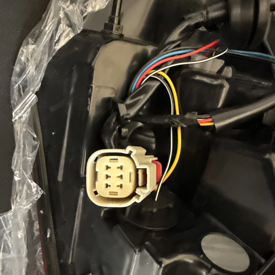 Luz trasera halógena para Chevy Trailblazer 2021-2025 L/LS/LT freno lateral pasajero Foto 4 de 4