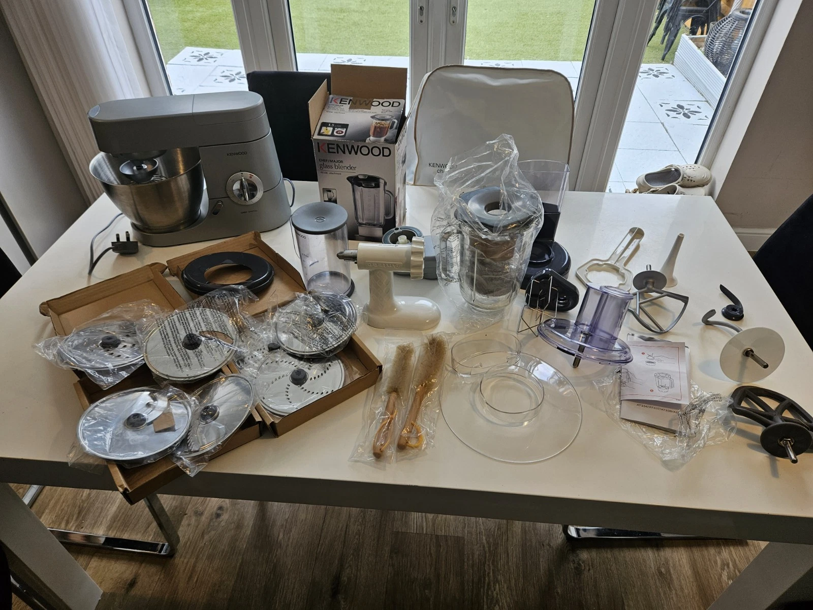 Kenwood Chef Premier KMC5XX KMC560 Stand Mixer with Many Accessories& Bowl VGC
Opens in a new window