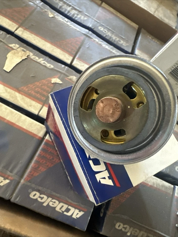 Термостат охлаждающей жидкости двигателя Ac Delco номер детали - 12559337 для GM - Изображение 3 из 3