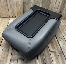 99-06 Silverado Sierra Avalanche Center Console Jumpseat Oem Used Gray