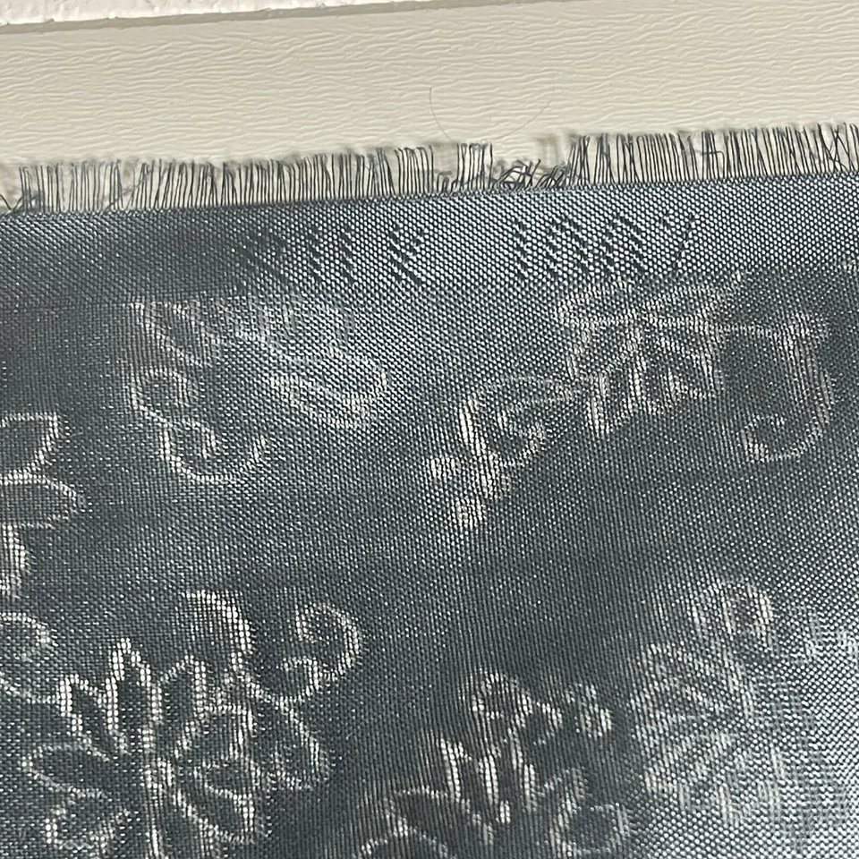 Gris seda, tela 8 yardas x 22 pulgadas de ancho o 288 pulgadas x 22 de ancho Foto 4 de 4