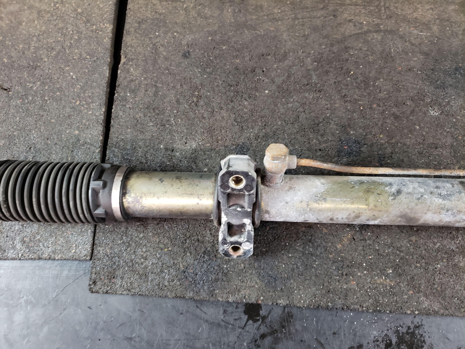 04-12 MASERATI QUATTROPORT POWER STEERING RACK & PINION 66K MILES