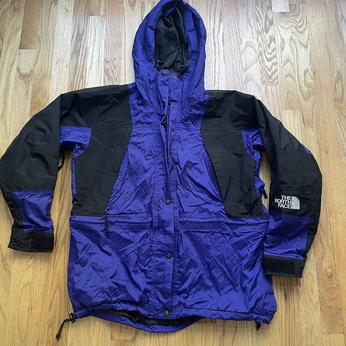 Women's Vintage 90's The North Face Mountain Light Gore-Tex Women's Vintage 90's The North Face Mountain Light Gore-Tex