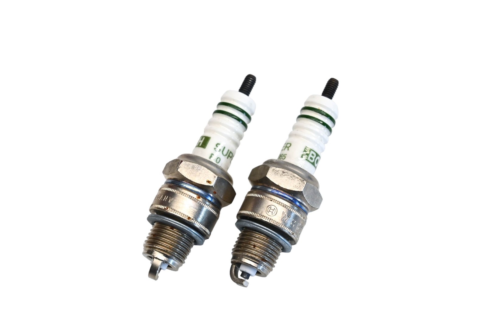 Bosch Super Spark Plugs Qty 2 NOS