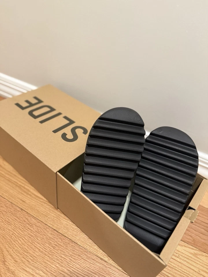 Adidas Yeezy Slide Onyx (HQ6448) Hombre Talla 5-13 (100% Auténtico Con Etiquetas) Foto 3 de 3