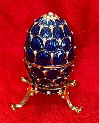 Vintage Style Egg Trinket Box With Stand And Austrian Crystals