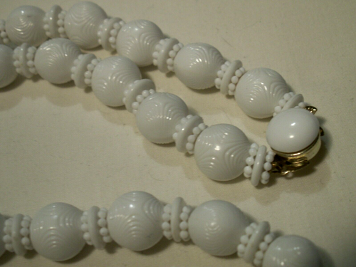 Vintage Hong Kong Blanc Celluloïd Perles Avec Motif Collier 24.5 " Long - Photo 8 sur 8