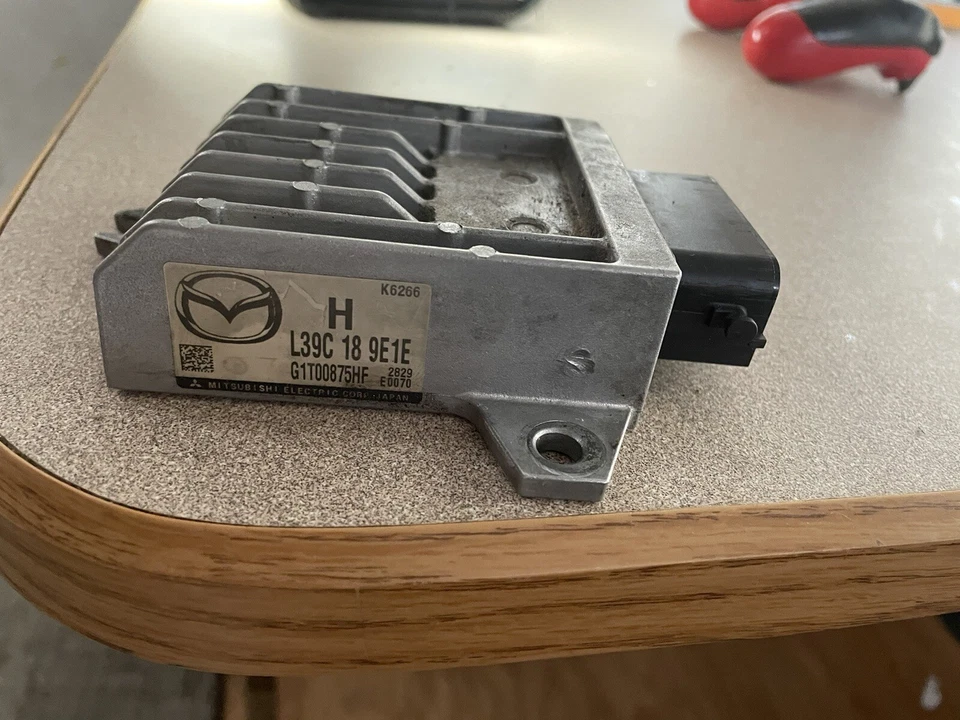 Модуль управления коробкой передач Mazda 5 - Изображение 4 из 4