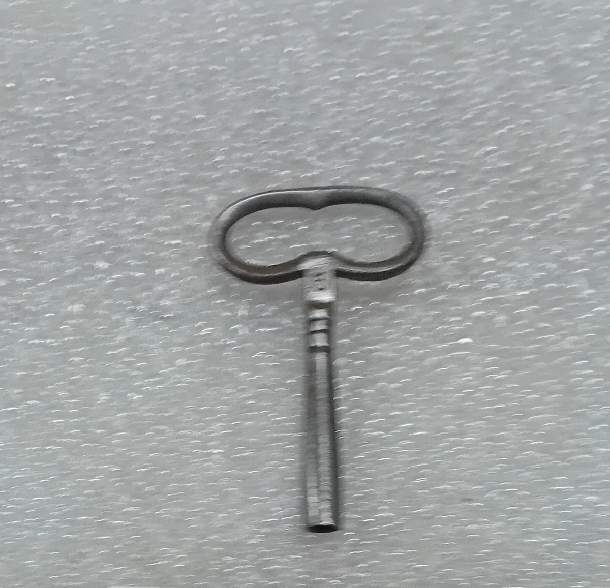 Clé Double Pour Remontoir De Pendulette De Voyage / D'officier - 4.25