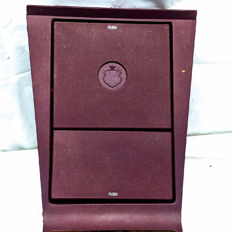 GM 12519404 1992-1993 Oldsmobile 98 consola central moldura granate madera roja Foto 3 de 4