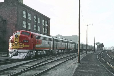 ATSF F7A 326L mit Zug 12 The Chicagoan, Union Station Wichita, KS 8,5 x 11 Foto