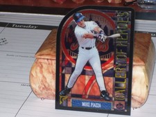 1999 Topps Gallery Gallery of Heroes #GH4 Mike Piazza METS