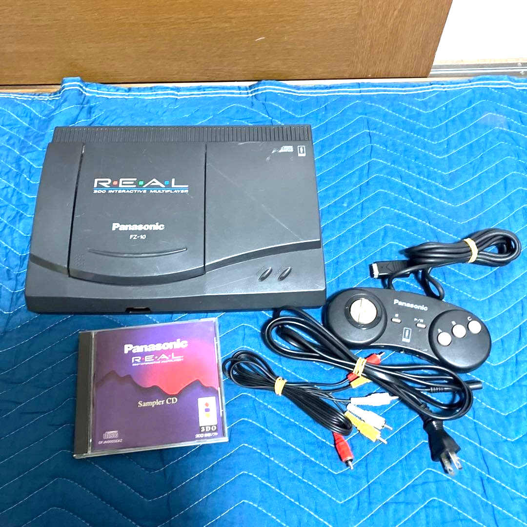 パナソニック⭐FZ-10 REAL 3DO INTERACTIVE  MULTI Panasonic 3DO Interactive Multiplayer FZ-10 REAL Console with Game
