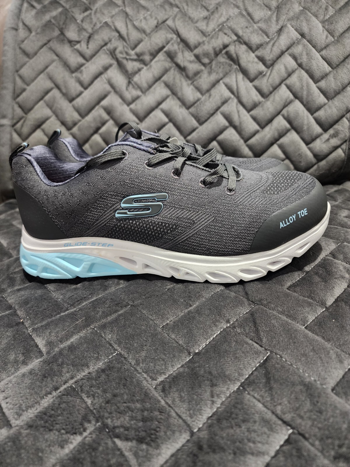 Skechers Glide Step SR-Alloy Toe Charcoal/light blue- Size 9.5 Lightweight