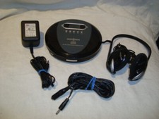 Insignia Compact Disc Portable CD Player w/Headphones/Adapter/Cord NS-P4112