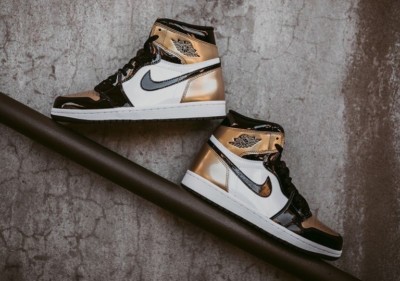 ゴールデンサイズ27.5㎝！airjordan1 bred toe Air Jordan 1 High OG NRG Gold Toe Sz 9.5 861428-007 bred black