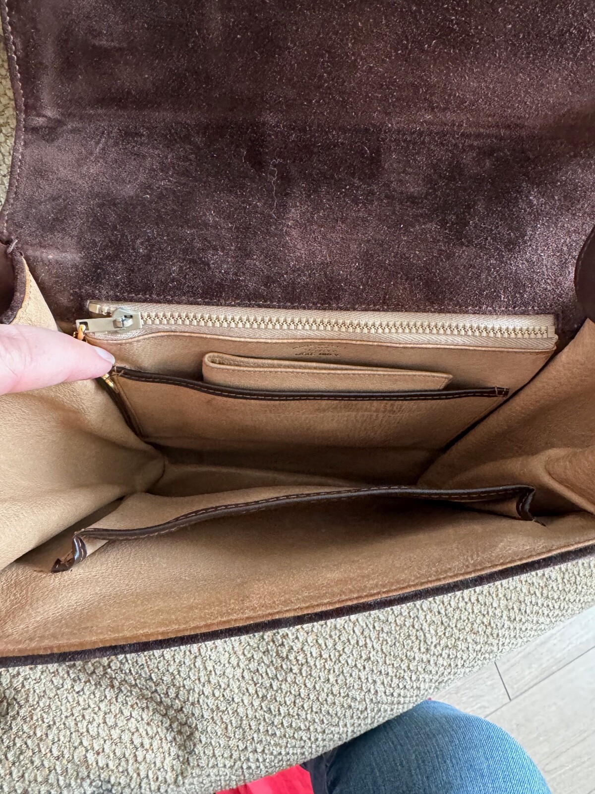 VINTAGE 60s GUCCI MOD BREV BROWN SUEDE LEATHER SHOUL… Gem