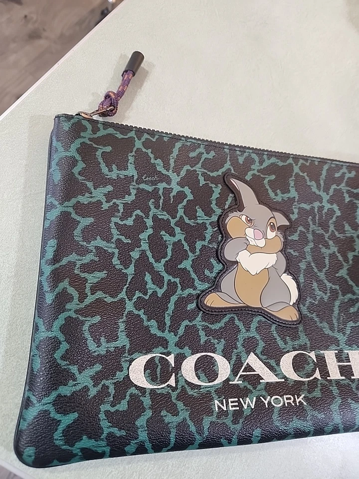 Bolso Coach Disney Thumper Estampado Animal Grande Manga con Cremallera iPad Nuevo sin Etiquetas Foto 4 de 4