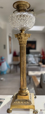 antike große korinthische Säule Öllampe geschliffenes Glas Schrift Löwentatze Füße KEIN ÖL