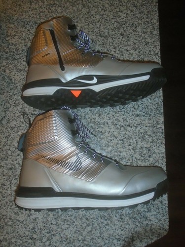 NIKE SIZE 18 METALLIC SILVER LEATHER 
