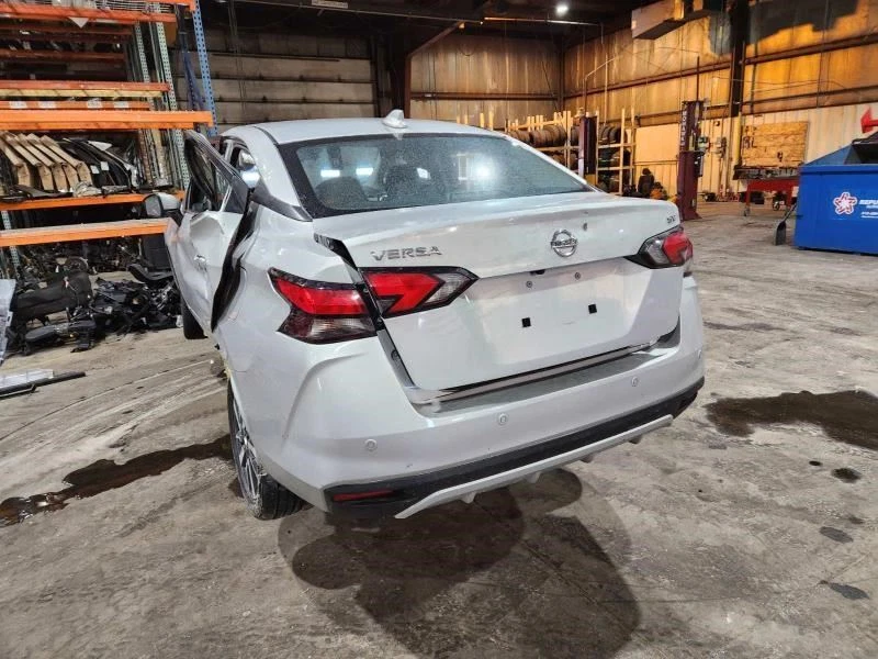 Panel de moldura de puerta delantera izquierda Nissan Versa 2020-2022 OEM 80901-5EF0A Foto 4 de 4