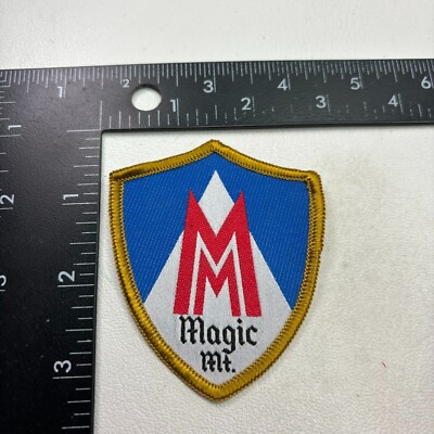 Vintage MAGIC MOUNTAIN SNOW SKI Vermont Patch 46E4