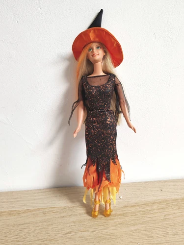 Barbie sorcière enchanted halloween vintage rétro année 2000