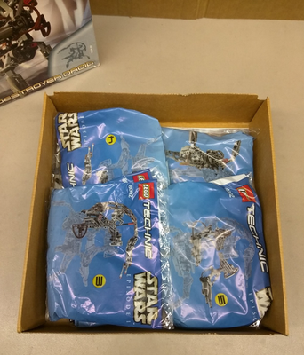 LEGO Star Wars 8002 Destroyer Droid NEW! Works! Droideka Cannons