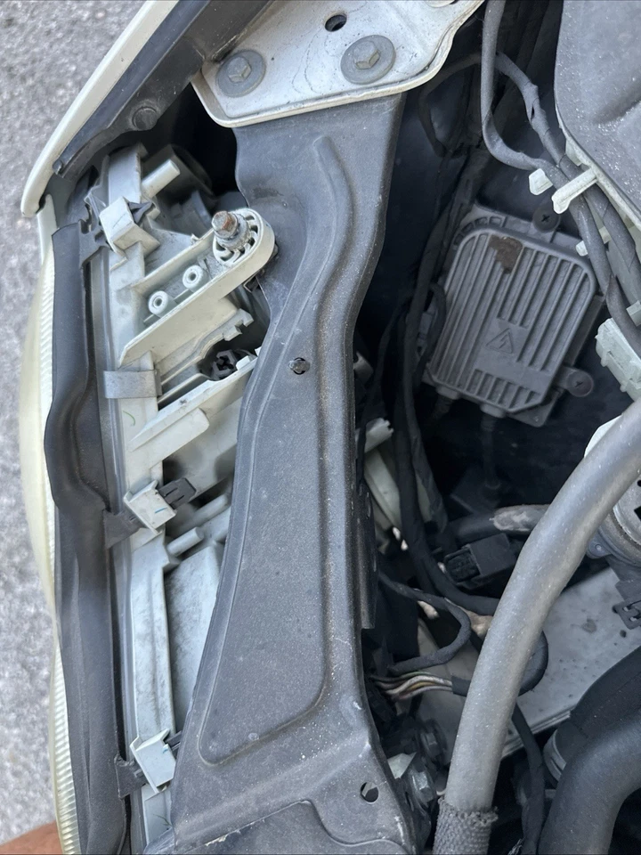 Farol de xenônio direito classe C 2003-2007 Mercedes W203 totalmente testado - Imagem 4 de 4