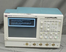 Tektronix TDS 5104 Oscilloscope (R19)