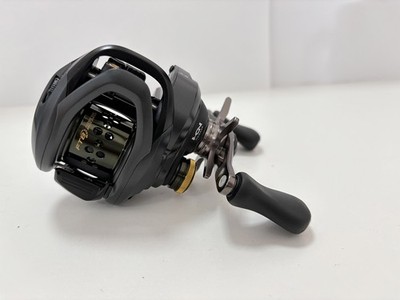 Shimano CURADO BFS Right Hand Low Profile Reel CUBFSXGR Fishing 8.2:1 Gear  Ratio | eBay