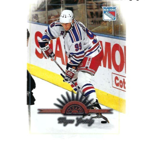 Wayne Gretzky 1997-98 Leaf BASE #8 Rangers HOF  (8619)