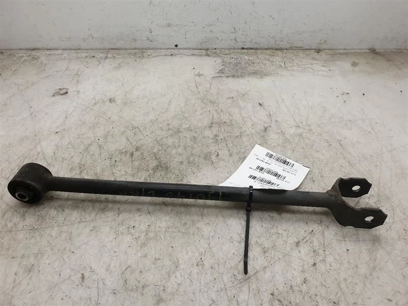95-04 BRAZO DE CONTROL INFERIOR TRASERO LADO CONDUCTOR TOYOTA AVALON  Foto 3 de 4