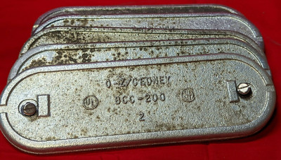 OZ GEDNEY 2'' CLIP ON CONDUIT BODY COVERS LOT OF 5 BCC-200