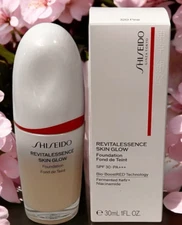 Shiseido Revitalessence Skin Glow Foundation SPF 30 # 320 Pine 30ml/1oz Fresh