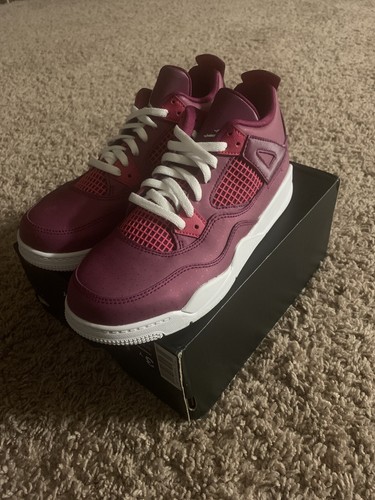 jordan pink 4s
