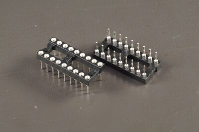111-99-318-41-001000 Mill-Max DIP Socket 18 Position 2 Row 2.54mm NOS