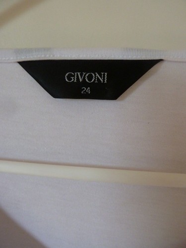 NWOT GIVONI WHITE SHORT SLEEVE TOP WITH DIAMONTE GRAPHIC SIZE 24. NEVER WORN. - Picture 4 of 4