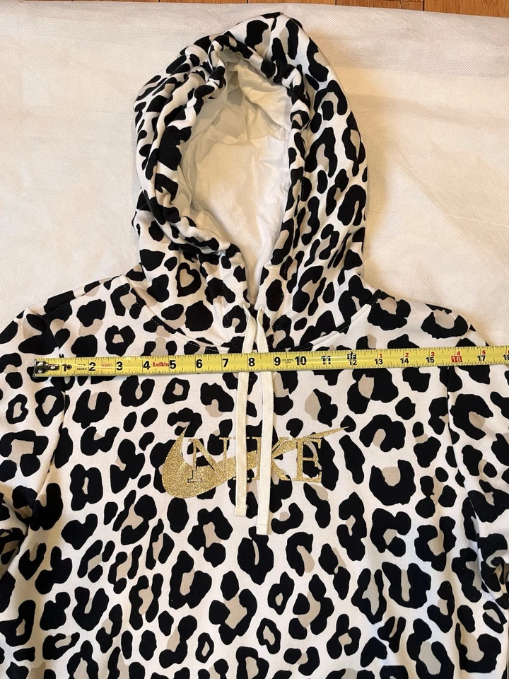 Sudadera con capucha Nike Sportwear Club estampado polar leopardo para mujer talla M Pullover Foto 3 de 4