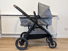 Maxi-Cosi Zelia S Trio 3-in-1 Prams Travel System, with ISO Base 360, 0-4 Years.