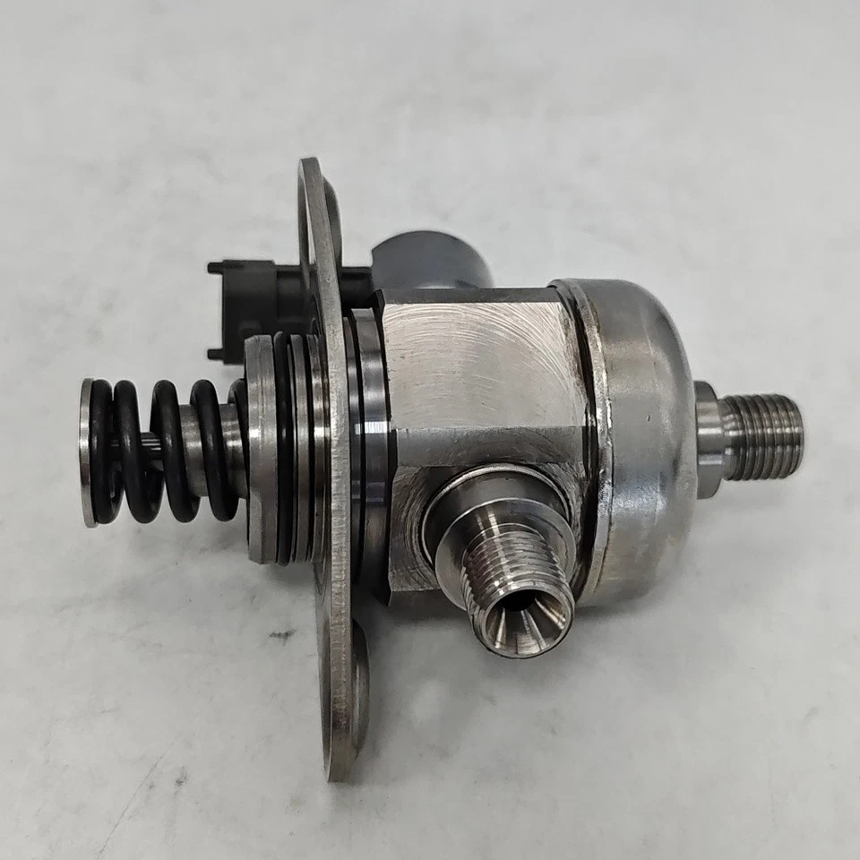 Bomba de combustible de alta presión Bosch apta para Cadillac CTS STS 2008-2011 3,6 L V6 12626234 Foto 4 de 4