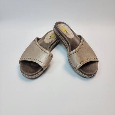 Volatile Women s Gold Metalic Studded Slide Sandals Stylish Comfortable Sz 7M/W