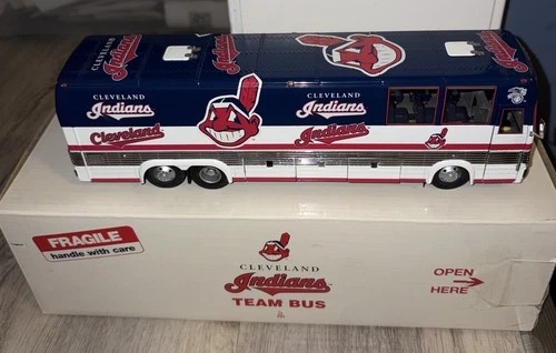 Cleveland Indians Danbury Mint Team Bus In Box With Accessories